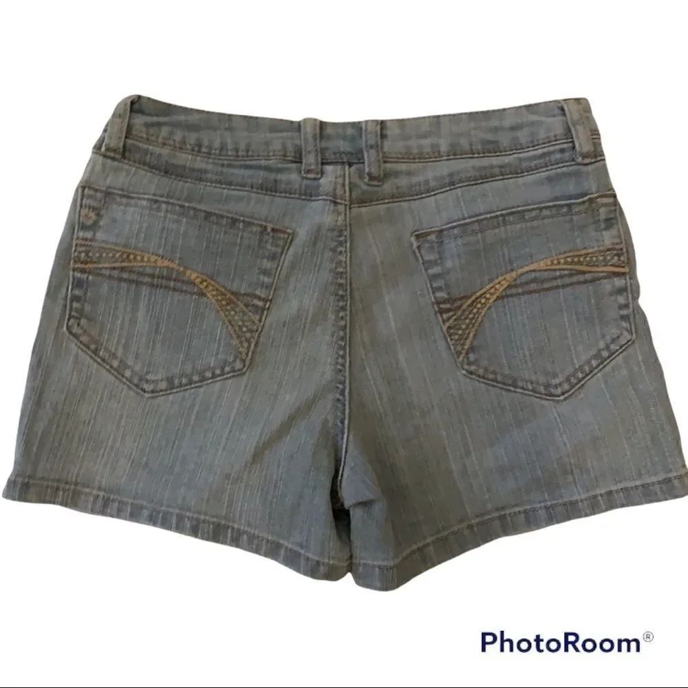 🌼🌼Justice kids shorts🌼🌼 - Picture 2 of 2